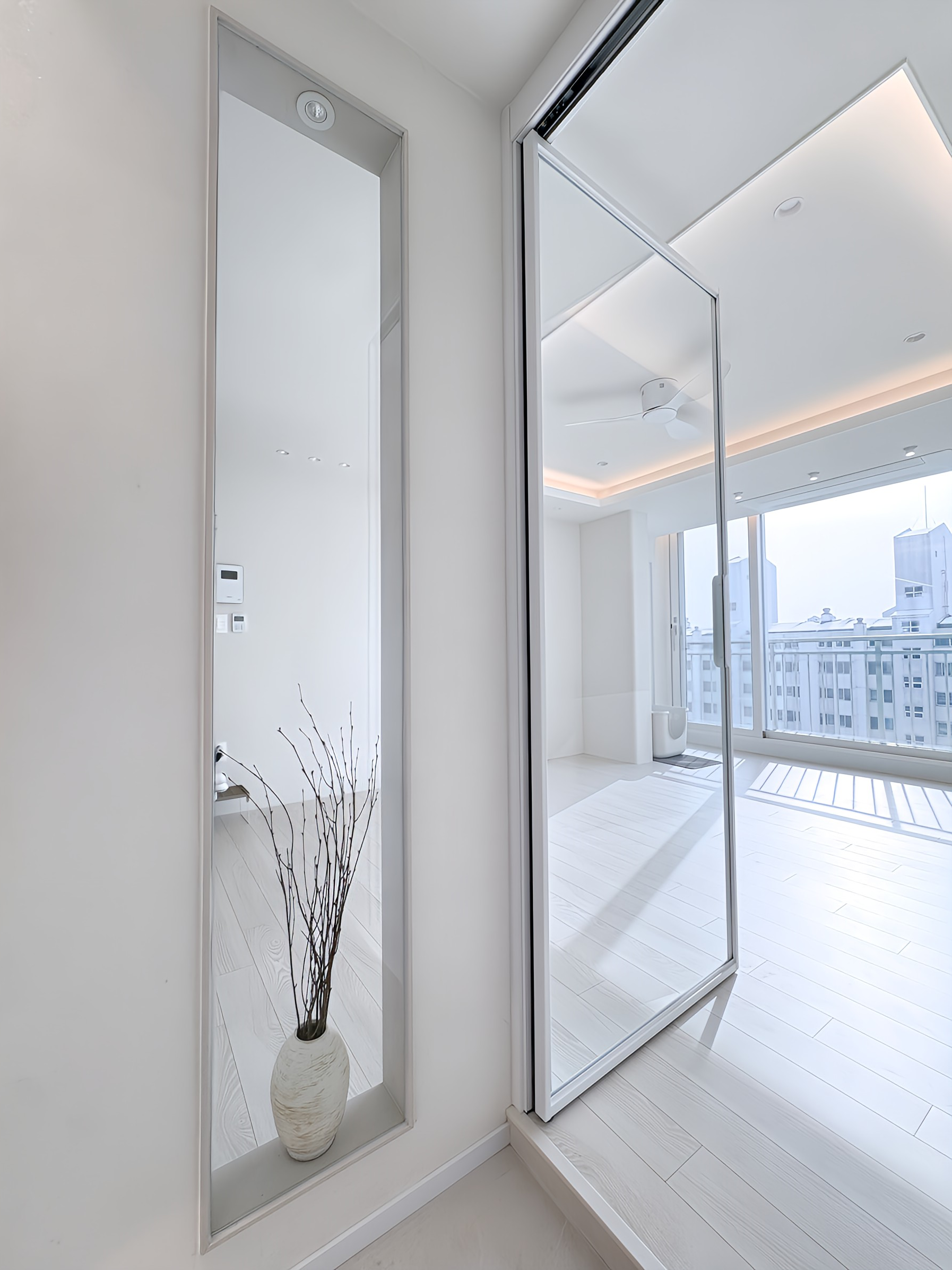 OWN SPACE DESIGN — 화이트 모던 아파트